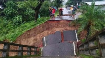 ভারি বৃষ্টিতে সেতু ধস, বিচ্ছিন্ন বান্দরবান-রাঙামাটি সড়ক যোগাযোগ