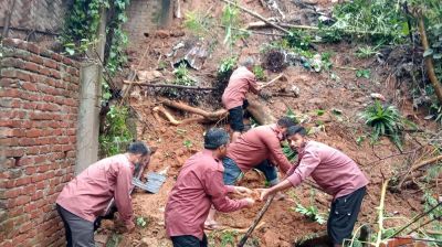 টানা বৃষ্টিতে রাঙামাটিতে পাহাড় ধস ও আকস্মিক বন্যার শঙ্কা, মাঠে আনসার-ভিডিপি