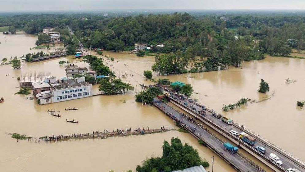 বন্যায় মৎস্য খাতেই ক্ষতি ৪০০ কোটি