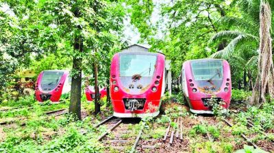 ৬৫৪ কোটি টাকার ডেমু ট্রেন এখন পোকামাকড়ের আবাস