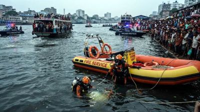 সদরঘাটে লঞ্চের ধাক্কায় ট্রলারডুবি, নিখোঁজ ২