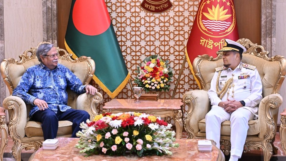 রাষ্ট্রপতির সঙ্গে বিদায়ি নৌপ্রধানের সৌজন্য সাক্ষাৎ