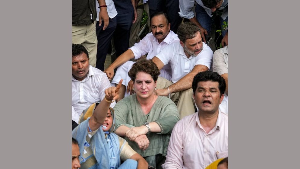 প্রধানমন্ত্রীর বাসভবনের সামনে কংগ্রেসের অবস্থান কর্মসূচি, মোদির পদত্যাগ দাবি