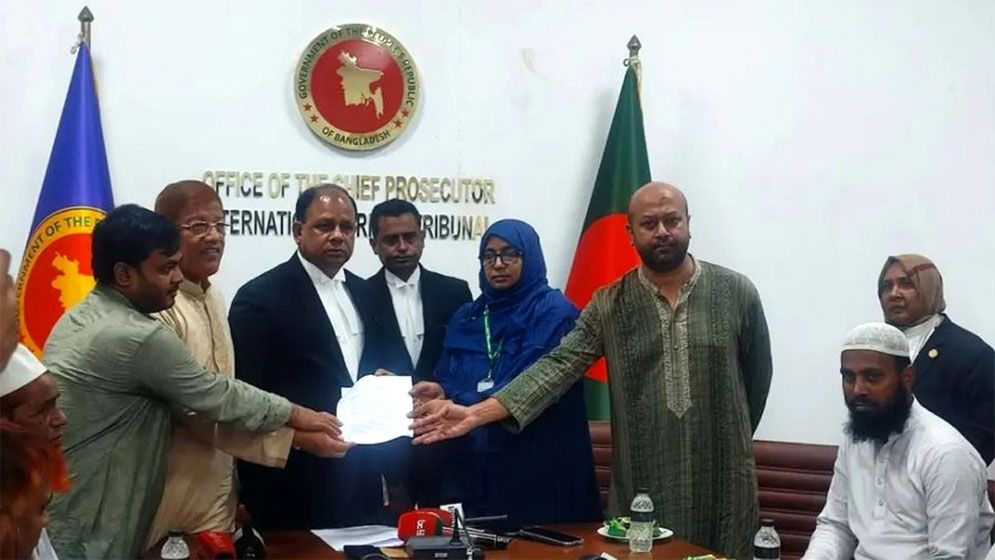 জুলাই গণহত্যার দ্রুত বিচারে ১১ দলের স্মারকলিপি