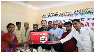 গোবিন্দগঞ্জে বসুন্ধরা শুভসংঘের সেলাই মেশিন ও গাছের চারা বিতরণ