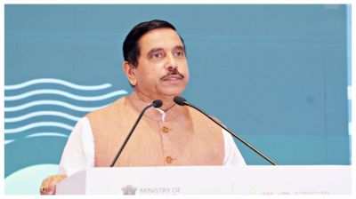 ভারতের নতুন শিক্ষামন্ত্রী হিসেবে দায়িত্ব পেলেন প্রহ্লাদ যোশী