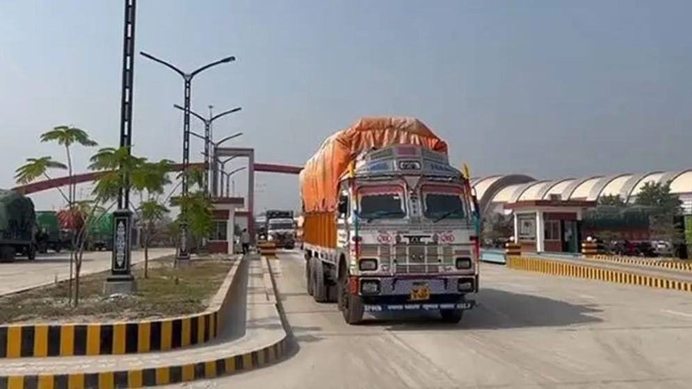 কারপাস জটিলতায় বেনাপোল বন্দর দিয়ে ভারতের পণ্য আমদানি বন্ধ