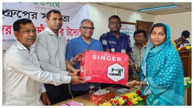 গাইবান্ধার তিন উপজেলায় ৩৬ নারীর হাতে সেলাই মেশিন দিল বসুন্ধরা শুভসংঘ