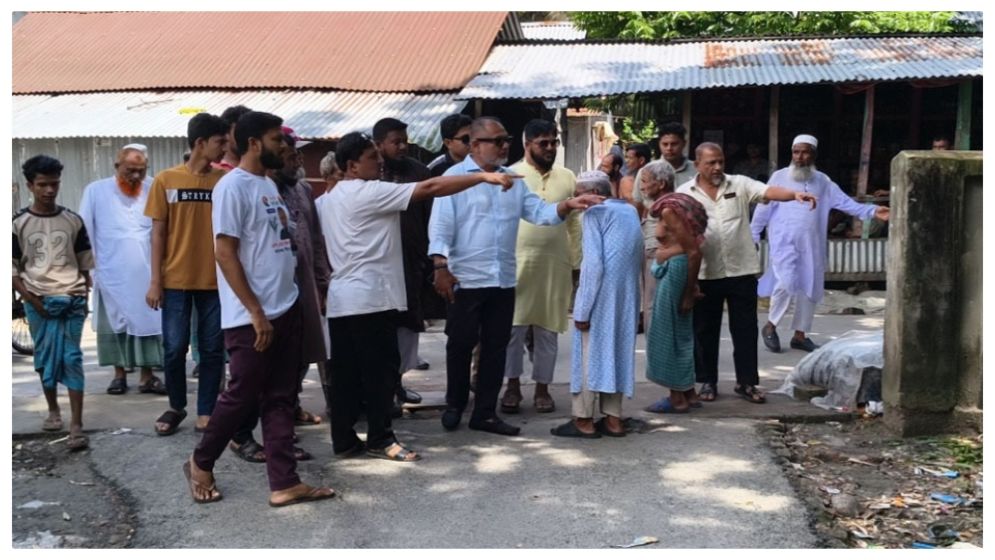 টুঙ্গিপাড়ায় পানিবন্দি এলাকা পরিদর্শনে এমপি এসএম জিলানী, স্থায়ী সমাধানের আশ্বাস
