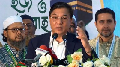 শুধু বিমান টিকিট নয়, আনুষঙ্গিক খরচ কমিয়ে হজ প্যাকেজ সাজানো হবে: বিমান প্রতিমন্ত্রী