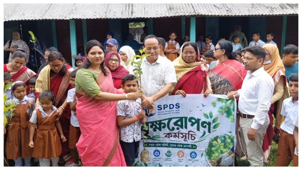 ঠাকুরগাঁওয়ে এসপিডিএসের বৃক্ষরোপণ কর্মসূচি ও কার্যালয় উদ্বোধন