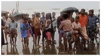 টেকনাফে রোহিঙ্গা বোঝাই নৌকাডুবি, উদ্ধার ১৮