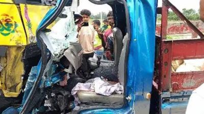 বগুড়ায় দুই ট্রাকের সংঘর্ষে নিহত ৪