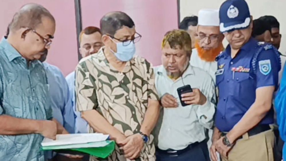 জনগণের দোরগোড়ায় স্বাস্থ্যসেবা পৌঁছে দিতে কাজ করছে সরকার: স্বাস্থ্যমন্ত্রী
