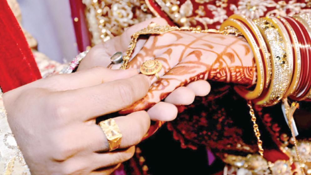সুখী দাম্পত্য জীবনের ১০০ নীতি