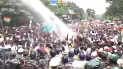 প্রশ্নফাঁসের অভিযোগে ফের উত্তাল ভারত, শিক্ষার্থীদের ওপর লাঠিচার্জ
