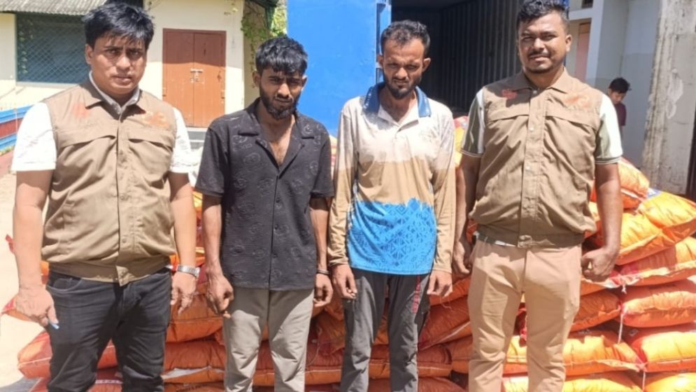 সুনামগঞ্জে ২২ লাখ টাকার ভারতীয় পণ্যসহ আটক ২