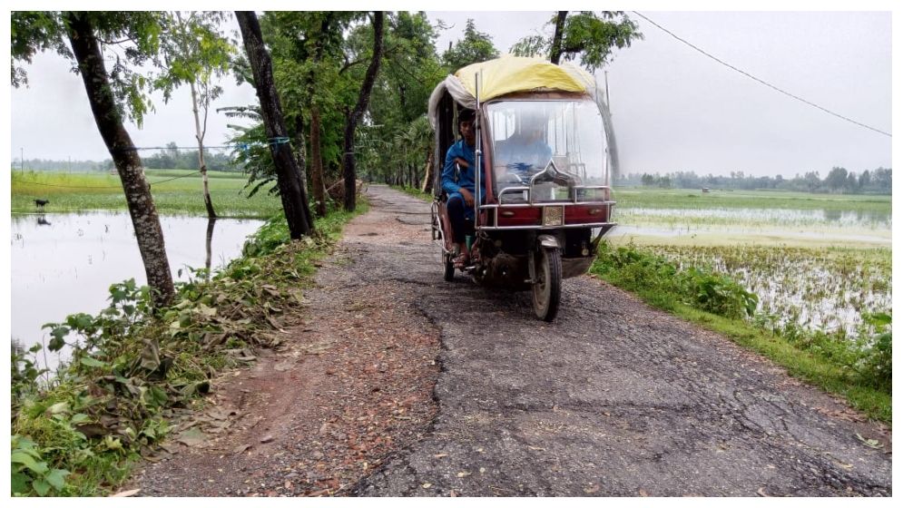 তারাগঞ্জ-বুড়িরহাট সড়ক ভাঙাচোরা, দুর্ভোগে ১৫ গ্রামের মানুষ