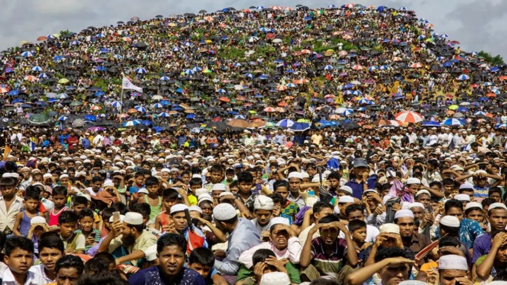রোহিঙ্গা সঙ্কট আরও জটিল করে তুলছে মিয়ানমার?