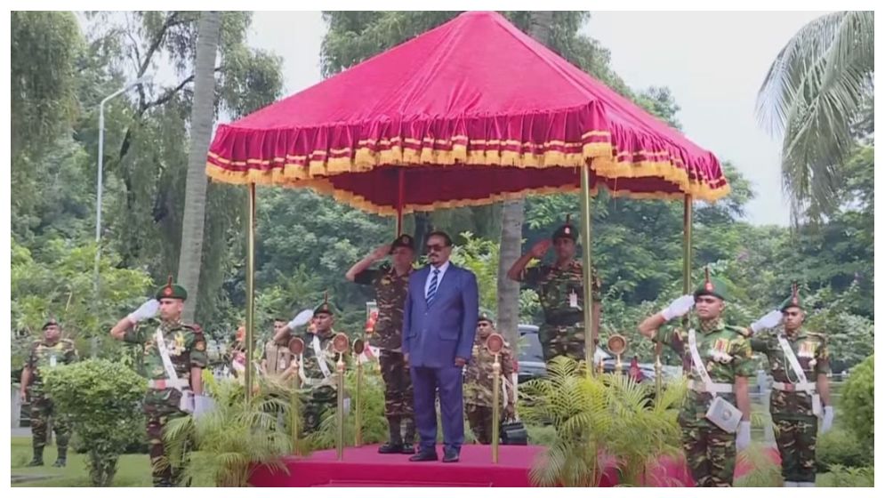 বঙ্গভবন ছাড়লেন ভারপ্রাপ্ত রাষ্ট্রপতি হাফিজ উদ্দিন আহমদ
