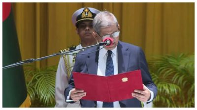 শপথ নিলেন নবনির্বাচিত রাষ্ট্রপতি মির্জা ফখরুল ইসলাম আলমগীর