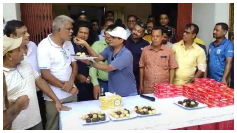 রাষ্ট্রপতি নির্বাচিত হওয়ায় ঠাকুরগাঁও প্রেস ক্লাবে মির্জা ফখরুলকে ঘিরে আনন্দ-উল্লাস
