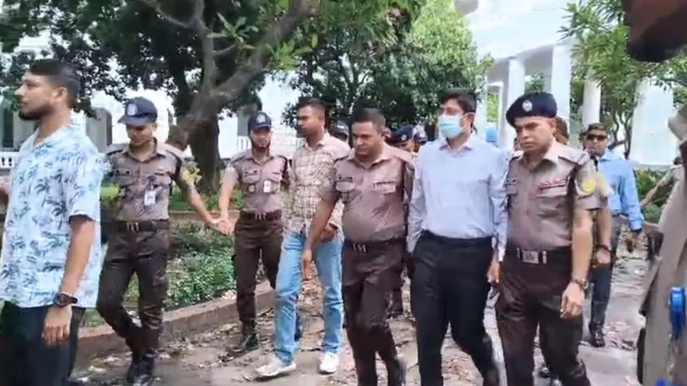ইলিয়াস আলী গুম: উইং কমান্ডার সাইফকে ট্রাইব্যুনালে হাজির