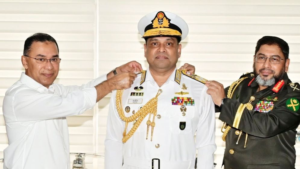 অ্যাডমিরাল পদে পদোন্নতি পেলেন নৌপ্রধান খোন্দকার মিসবাহ উল আজীম