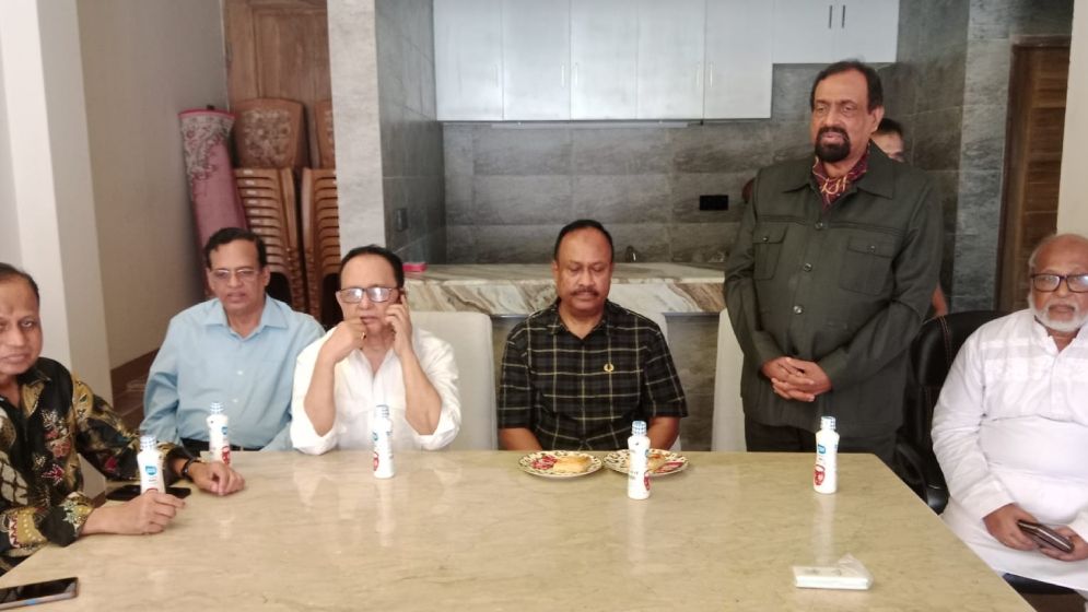 গ্যাস-বিদ্যুৎ সংকটে শিল্পে ধস, বেকার হচ্ছেন শ্রমিক: রুহুল আমিন