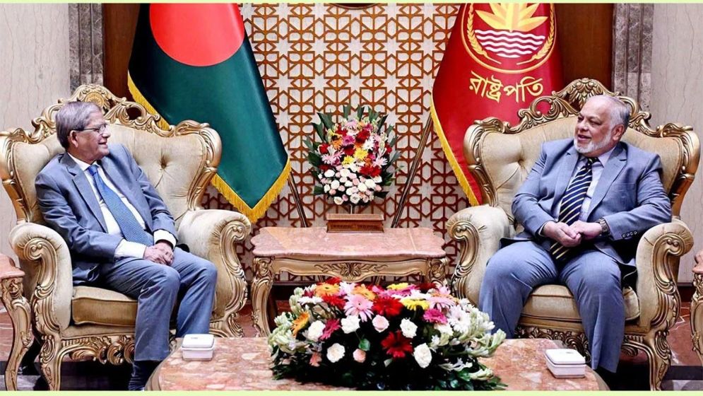রাষ্ট্রপতিকে বিচার বিভাগের সার্বিক কার্যক্রম সম্পর্কে অবহিত করলেন প্রধান বিচারপতি