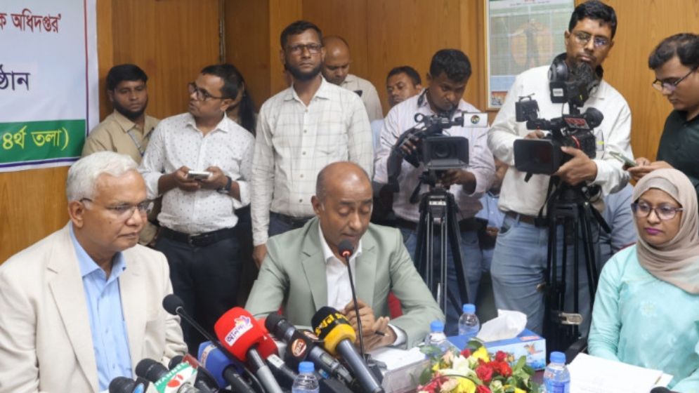 ব্রিটিশ নাগরিকত্ব ত্যাগ করেছেন প্রতিমন্ত্রী হুমায়ুন কবির: আইনমন্ত্রী