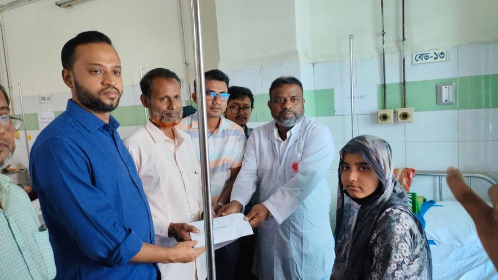 জুলাই শহীদ জুবায়েরের বোনের চিকিৎসায় পাশে দাঁড়ালেন প্রধানমন্ত্রী