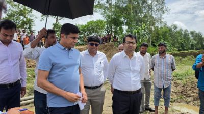 খোয়াই নদীর ক্ষতিগ্রস্ত বাঁধ দ্রুত মেরামতের নির্দেশ প্রতিমন্ত্রীর