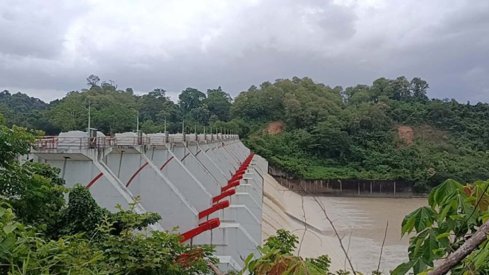 রাতে কাপ্তাই হ্রদের ১৬টি জলকপাট দিয়ে পানি ছাড়ার প্রস্তুতি