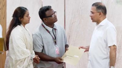 গুম-খুন ও জুলাই শহীদ পরিবারের ৭৪ জনকে চাকরির নিয়োগপত্র দিলেন প্রধানমন্ত্রী
