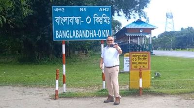 বাংলাবান্ধা স্থলবন্দর ঘুরে দেখলেন মার্কিন রাষ্ট্রদূত