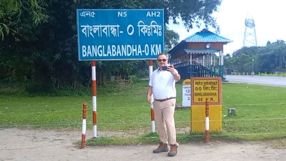 বাংলাবান্ধা স্থলবন্দর ঘুরে দেখলেন মার্কিন রাষ্ট্রদূত