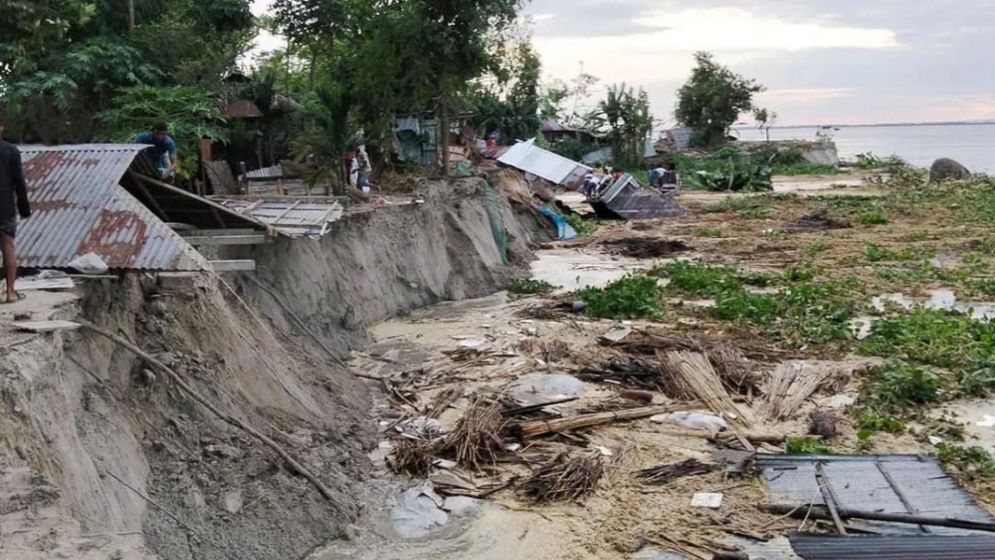 গাইবান্ধায় তিস্তার ভাঙনে নিঃস্ব শতাধিক পরিবার, ঝুঁকিতে ২৫০