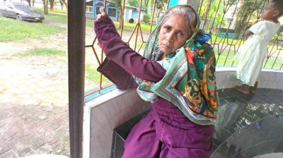 এতিম নাতিদের টাকা দেবে বলে দাদির সোনার দুল খুলে নিল প্রতারকরা