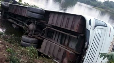 কুমিল্লায় মেডিকেল শিক্ষার্থীদের বাস খাদে, আহত ২০