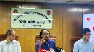 আওয়ামী লীগকে রাজনীতি করতে দেওয়া উচিত নয়: তথ্য উপদেষ্টা