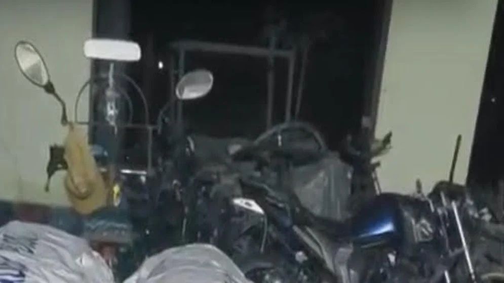 চলন্ত বাসের নিচে মোটরসাইকেল, ভাঙ্গায় দুই আরোহী নিহত