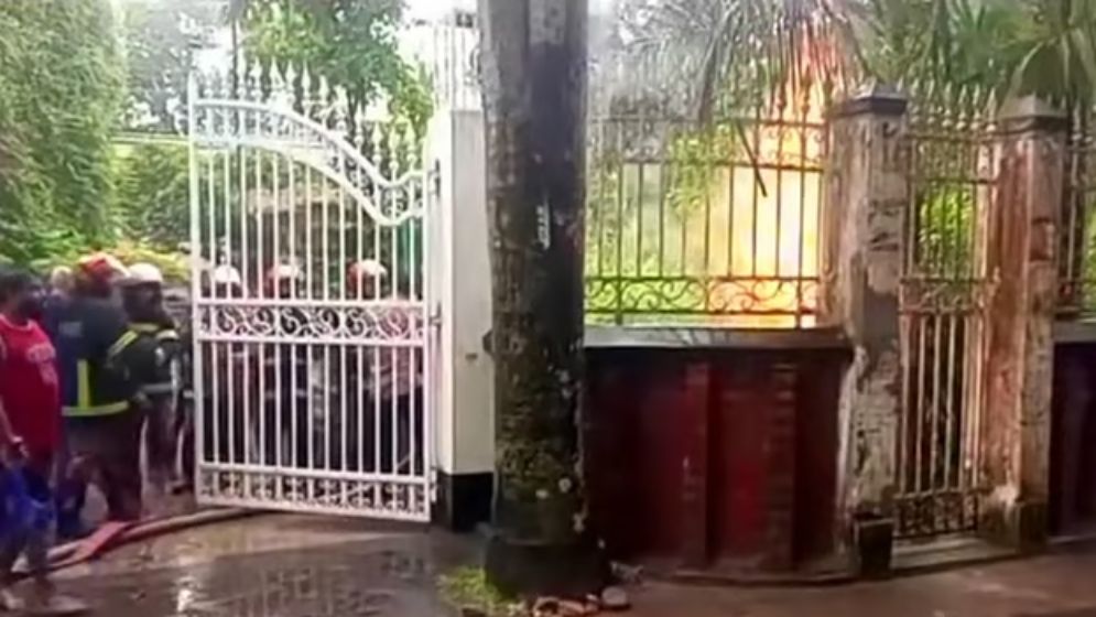 বজ্রপাতে বিদ্যুৎমন্ত্রীর বাসভবনের গ্যাসলাইনে আগুন