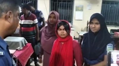 ফ্যামিলি কার্ড দেওয়ার কথা বলে টাকা নেওয়ার অভিযোগে এনসিপি নেত্রী আটক