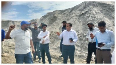 লক্ষ্মীপুরে অবৈধ বালু মজুদে জরিমানা, যন্ত্রাংশ জব্দ