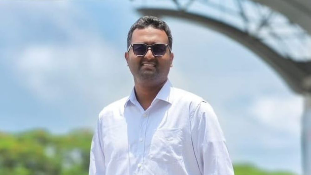 ধ্বংসস্তূপ পেরিয়ে সম্ভাবনার ভোর: নেতৃত্বে, রূপান্তরে স্বাবলম্বী এক বাংলাদেশ