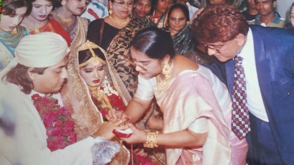 ৯০ দশকে হওয়া ওমর সানী-মৌসুমীর বিয়ের ছবি প্রকাশ