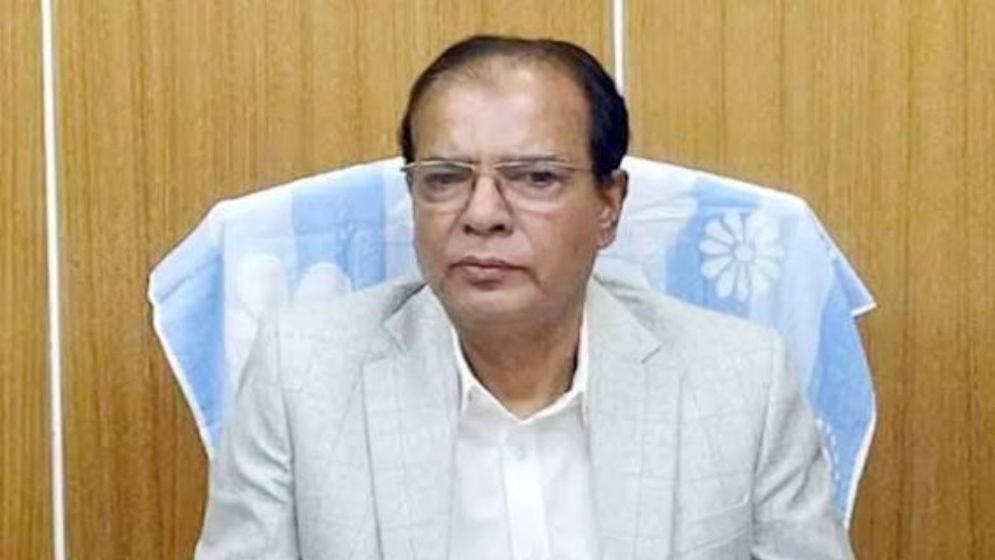 কামারপল্লীতে গিয়ে হাতুড়ি হাতে নিলেন আসাদুল হাবিব দুলু
