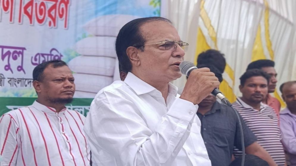 মাদক দমনে প্রশাসনকে কঠোর ব্যবস্থা নেওয়ার নির্দেশ ত্রাণমন্ত্রীর
