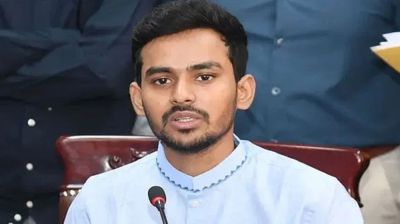 আসিফ মাহমুদের বিরুদ্ধে ১৩ হাজার কোটি টাকা দুর্নীতির অনুসন্ধানে দুদক